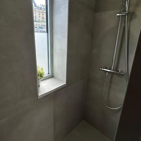 2 Dans Neuf, Terrasse Sud, Meuble Contemporain, Parking דירה *