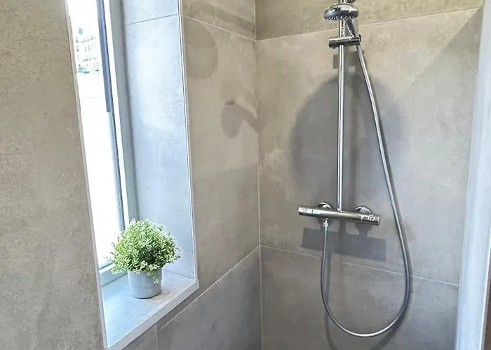 Appartement 2 Dans Neuf, Terrasse Sud, Meublé Contemporain, Parking *