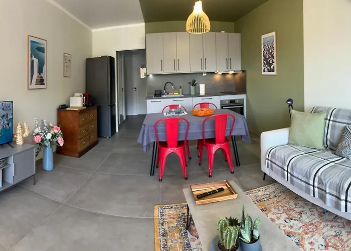 2 Dans Neuf, Terrasse Sud, Meublé Contemporain, Parking Aix-les-Bains